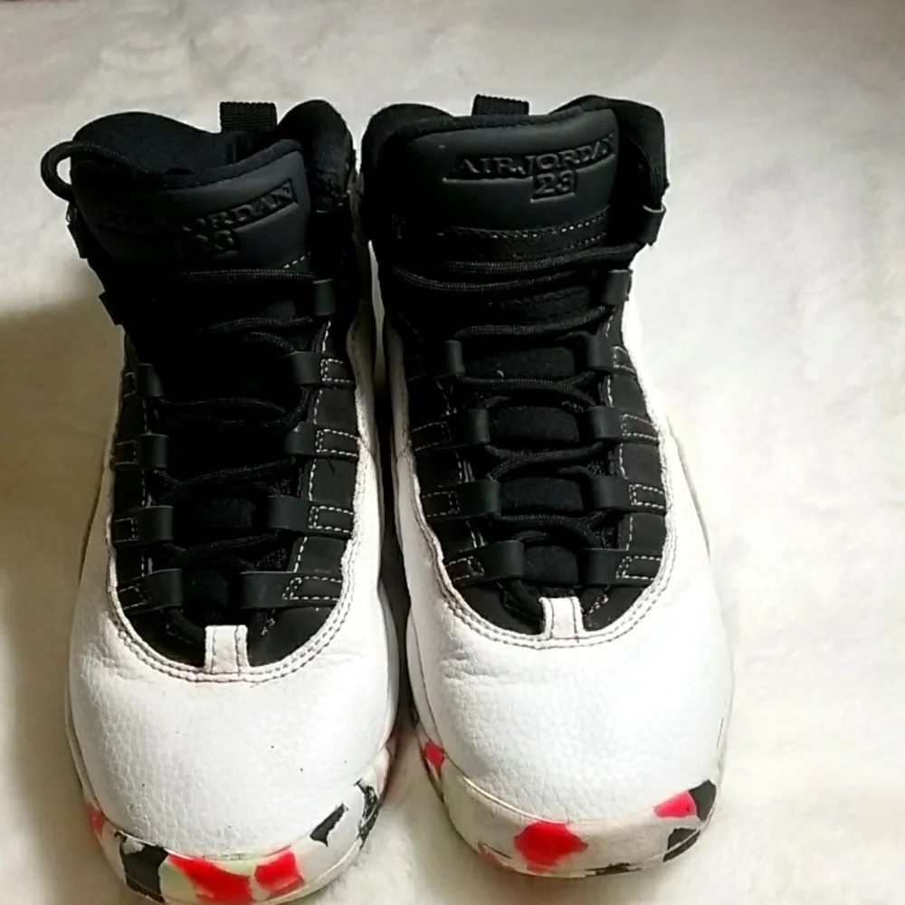 Jordan 11 white black white Confetti - Picture 2 of 8